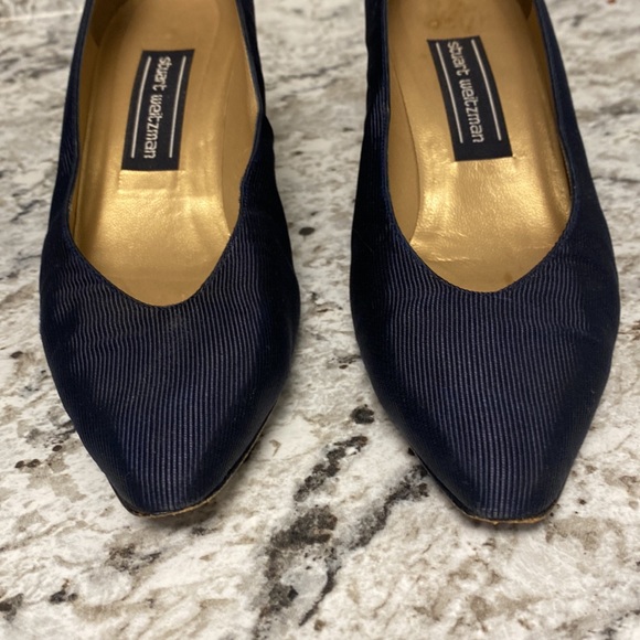 Stuart Weitzman Vintage Pumps - Picture 3 of 11